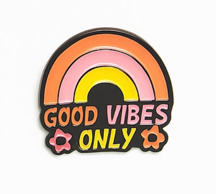 APRON FUN PINS🍑