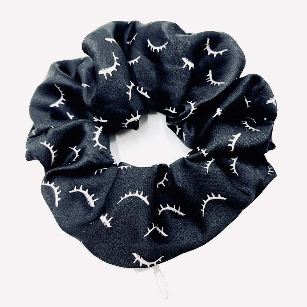 LASH SCRUNCHIE