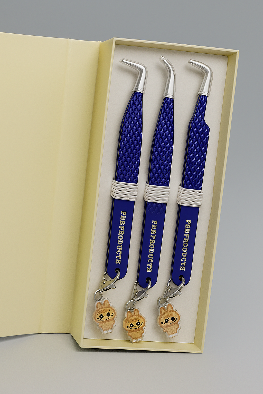 LABUBU CHARM FIBER TIP TWEEZERS💛