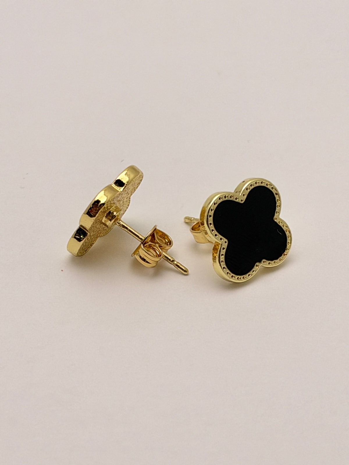Clover Earrings 🖤